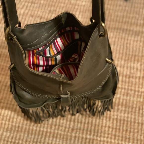 Cut ‘N Paste Lia Saddlebag w/Chain - Picture 8 of 8